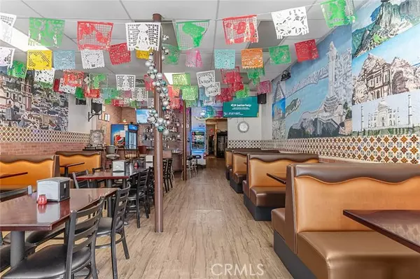 Santa Ana, CA 92701,104 E 4th St