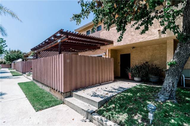 North Hollywood (los Angeles), CA 91606,6525 Cleon Avenue #10