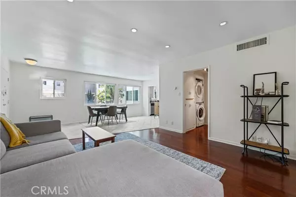 Los Angeles, CA 90046,1525 N Hayworth Ave #205