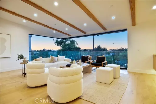 2007 Ava Avenue, Hermosa Beach, CA 90254