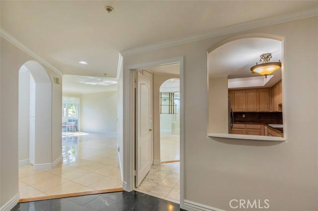 Los Angeles, CA 90046,7218 Hillside Avenue #202