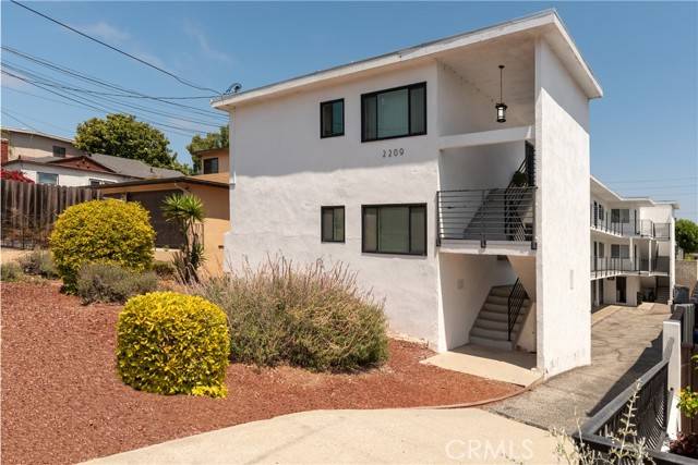 Redondo Beach, CA 90278,2209 Carnegie Lane #4