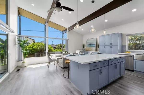 Huntington Beach, CA 92647,17401 Madera Lane