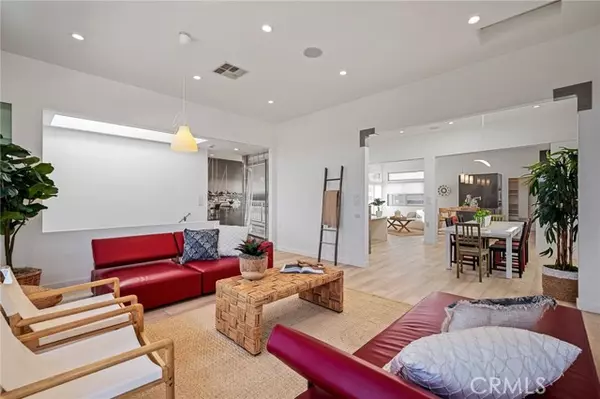 San Pedro (los Angeles), CA 90731,726 W 37th Street