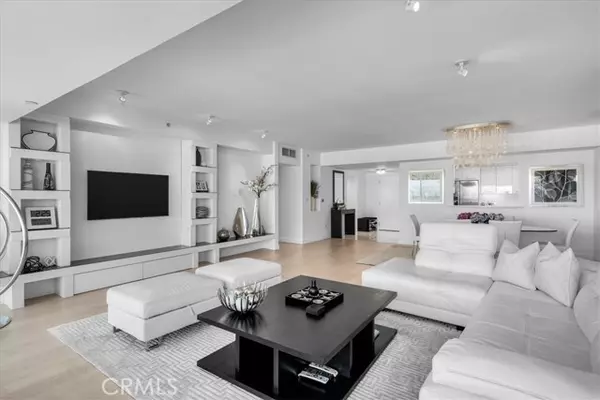 Marina Del Rey, CA 90292,13600 Marina Pointe Dr. #1205