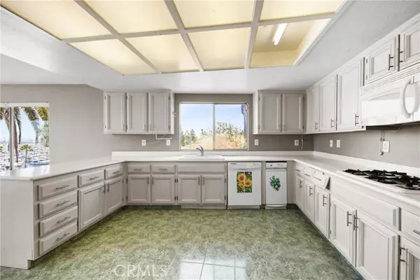 San Pedro (los Angeles), CA 90731,2222 S Mesa Street #8