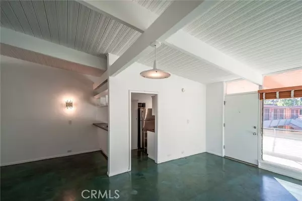 West Hollywood, CA 90046,1400 N Hayworth Avenue #28