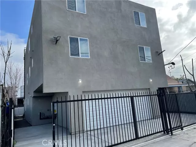 Los Angeles, CA 90011,1432 E 20th Street
