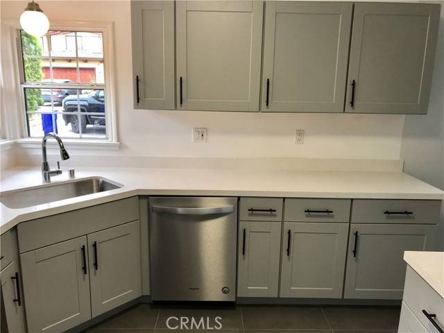 Manhattan Beach, CA 90266,1121 9th Street