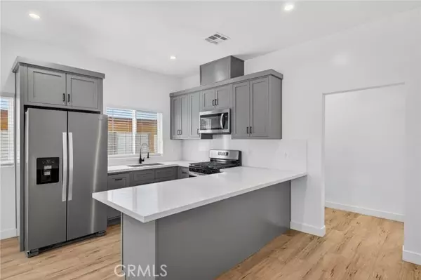 Van Nuys (los Angeles), CA 91411,14732 Gilmore Street #3