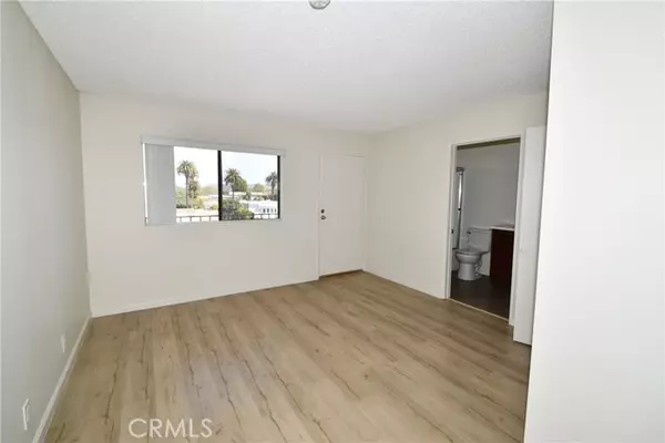 Los Angeles, CA 90066,11852 Washington Place #5
