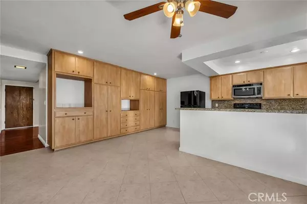 Inglewood, CA 90302,810 Edgewood Street #105