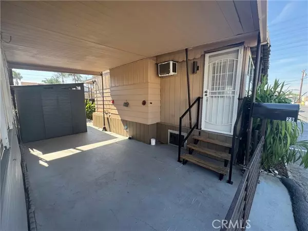 Bellflower, CA 90706,8819 Park #29