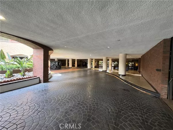 Beverly Hills, CA 90211,200 N Swall Drive #L252