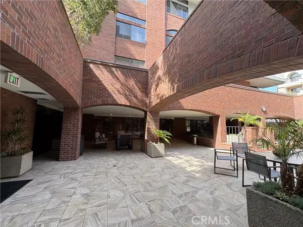 Beverly Hills, CA 90211,200 N Swall Drive #L252