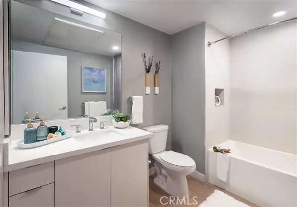 San Pedro (los Angeles), CA 90731,511 S Harbor #425