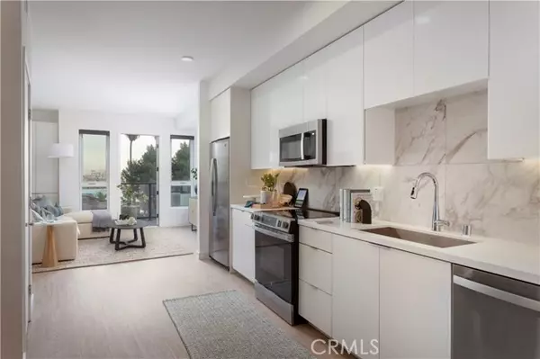 San Pedro (los Angeles), CA 90731,511 S Harbor #425