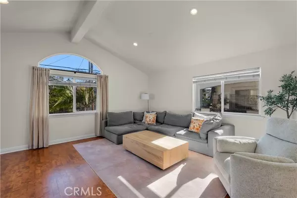 Redondo Beach, CA 90278,2213 Carnegie Lane #A