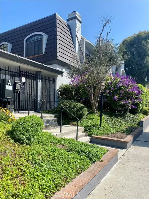 8105 Redlands Street #107, Playa Del Rey (los Angeles), CA 90293