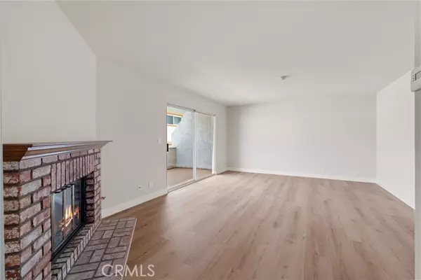 Redondo Beach, CA 90278,2609 Vanderbilt Lane #4