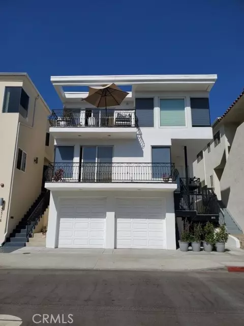 Manhattan Beach, CA 90266,2512 Manhattan Avenue