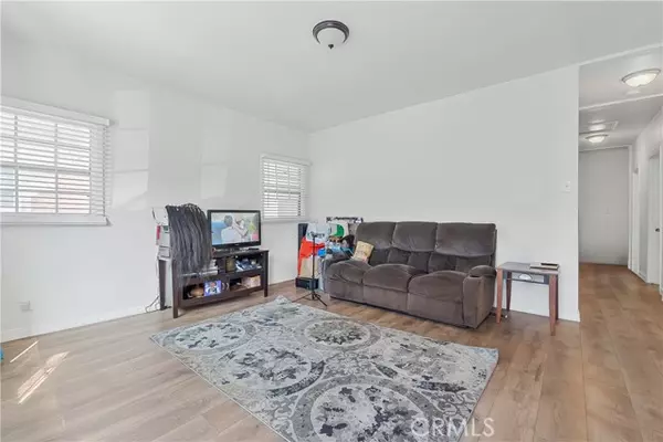 Los Angeles, CA 90003,201 W 75th Street