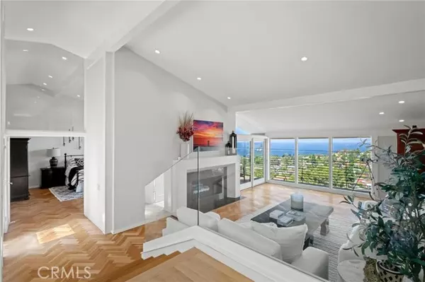 Palos Verdes Estates, CA 90274,1409 Via Davalos