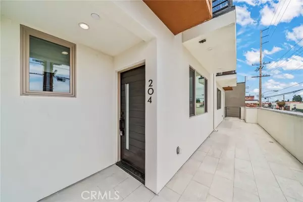 Lomita, CA 90717,24809 Narbonne Avenue #104 & 204