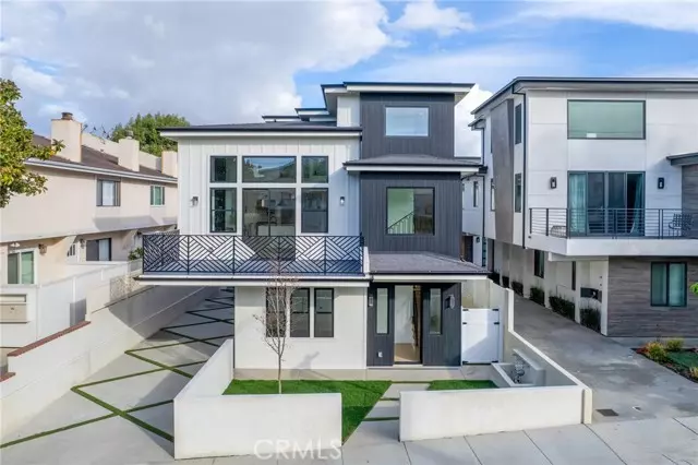 Redondo Beach, CA 90277,110 S Irena Avenue #A