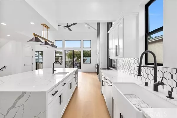 Redondo Beach, CA 90277,110 S Irena Avenue #A