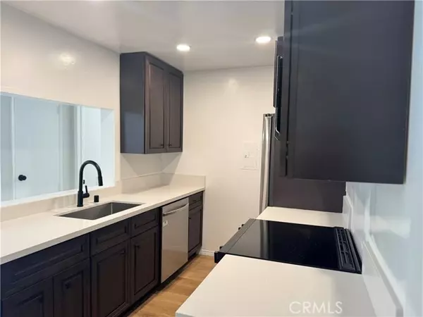 Encino (los Angeles), CA 91316,5460 White Oak Avenue #C109