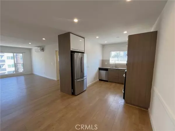 West Hollywood, CA 90048,8304 Clinton Avenue #6