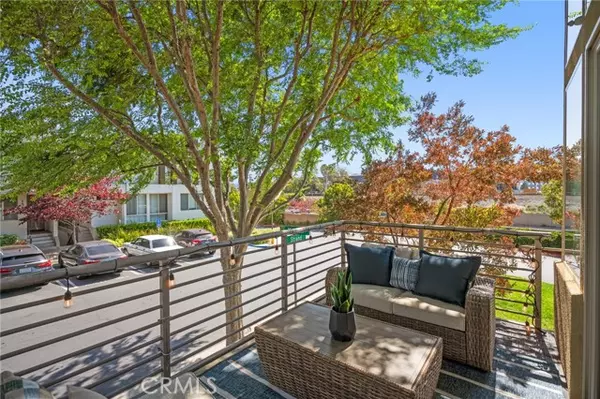Hawthorne, CA 90250,5547 Strand #101