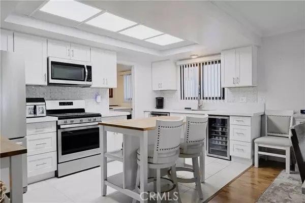 212 E IMPERIAL Avenue #A, El Segundo, CA 90245