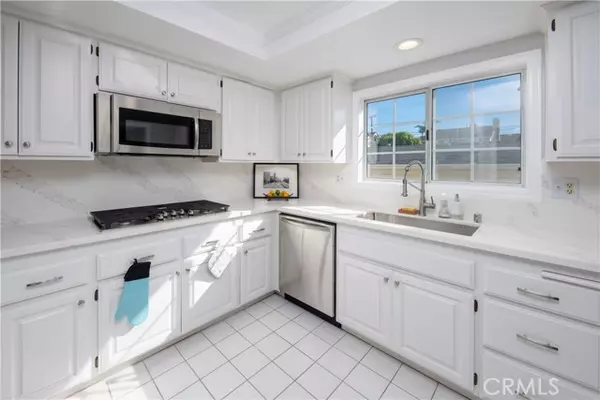 Redondo Beach, CA 90278,1806 Carnegie #B