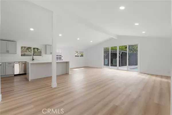 Reseda (los Angeles), CA 91335,8223 Garden Grove Avenue