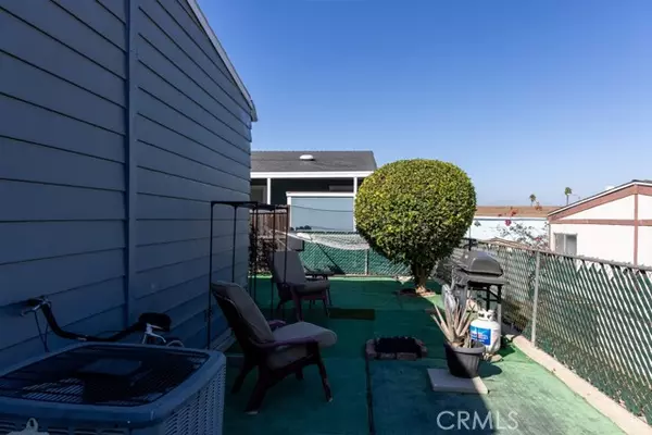 Compton, CA 90220,2601 E Victoria #211