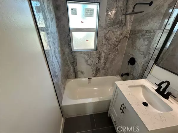 Lawndale, CA 90260,4623 147