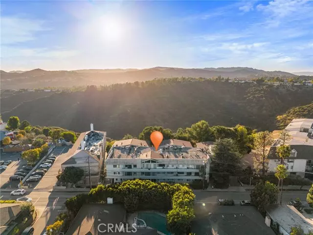 2345 Roscomare #302, Los Angeles, CA 90077