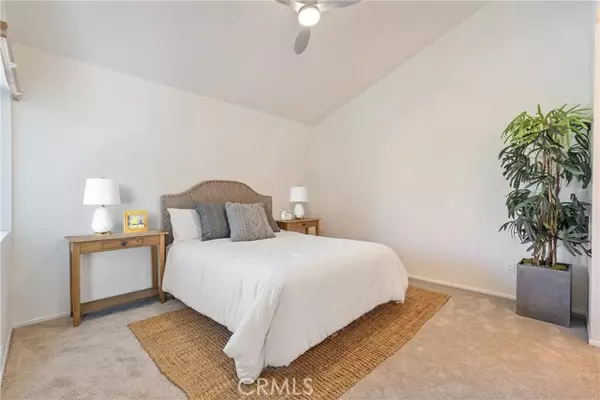 North Hills (los Angeles), CA 91343,15735 Nordhoff #17