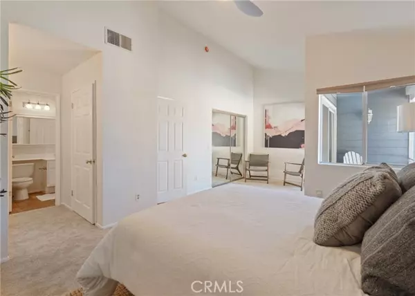 North Hills (los Angeles), CA 91343,15735 Nordhoff #17