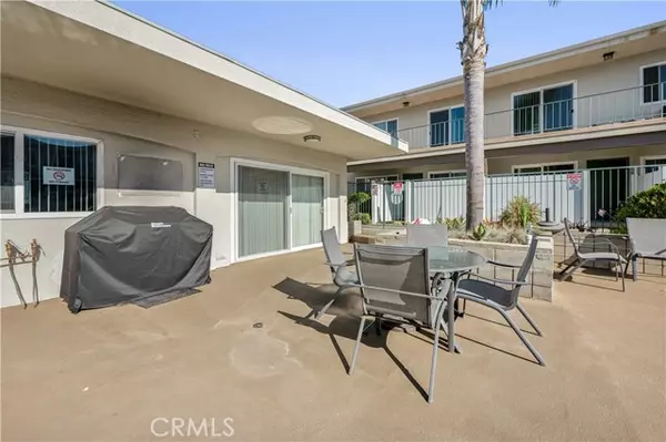 Torrance, CA 90503,3649 Emerald Street #202