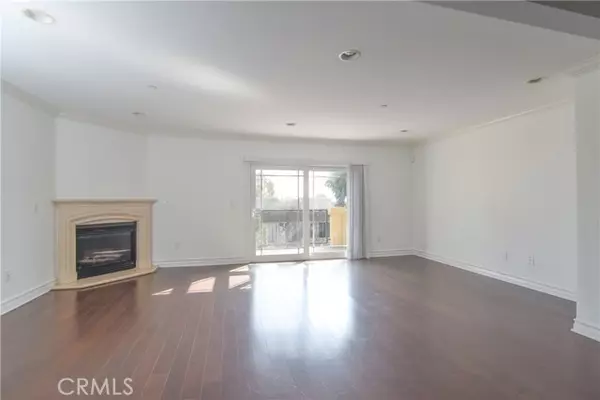 Los Angeles, CA 90049,11911 Mayfield Avenue #PH7