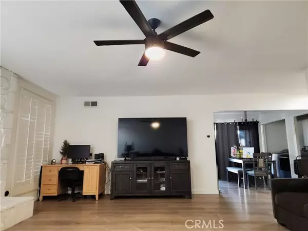 Pico Rivera, CA 90660,4918 Rosemead