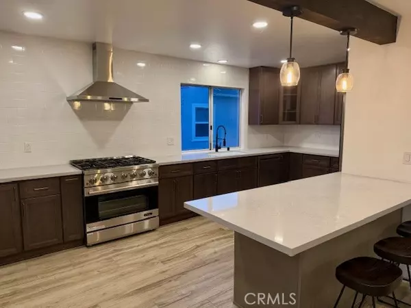 Lakewood, CA 90713,4212 Nipomo