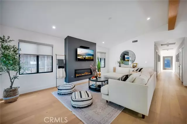 Manhattan Beach, CA 90266,966 Rosecrans Avenue