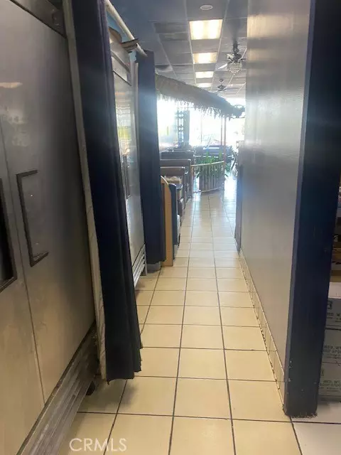 Canoga Park (los Angeles), CA 91304,8219 DE SOTO Avenue