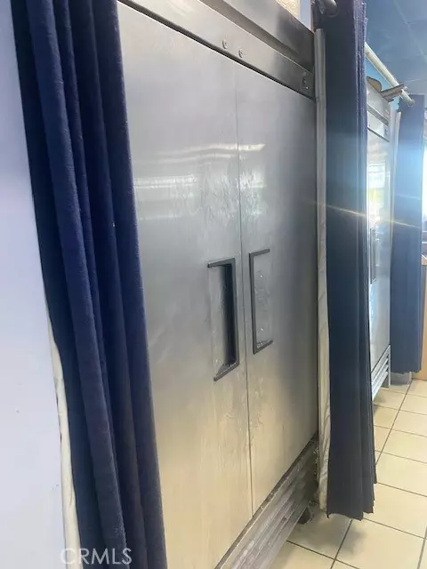 Canoga Park (los Angeles), CA 91304,8219 DE SOTO Avenue