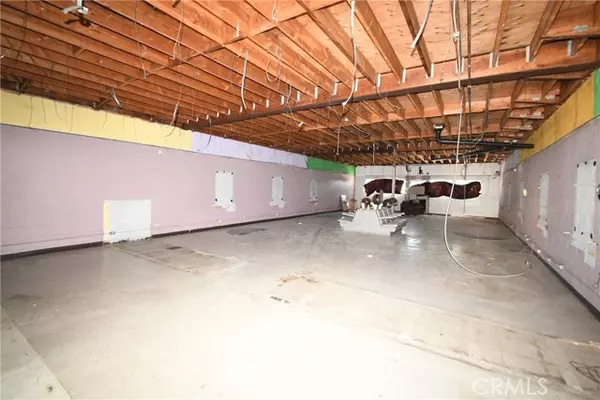 Compton, CA 90220,543 W Compton