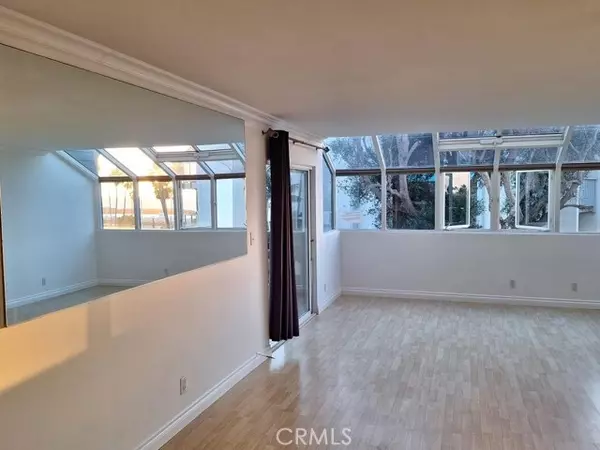 Redondo Beach, CA 90277,250 The Village #113